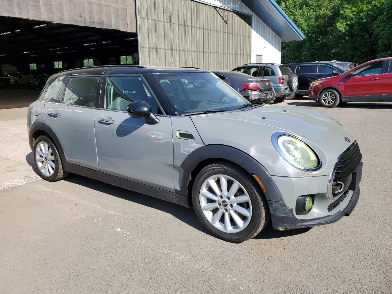 2016 Mini Cooper Clubman vin: WMWLN5C52G2B35076