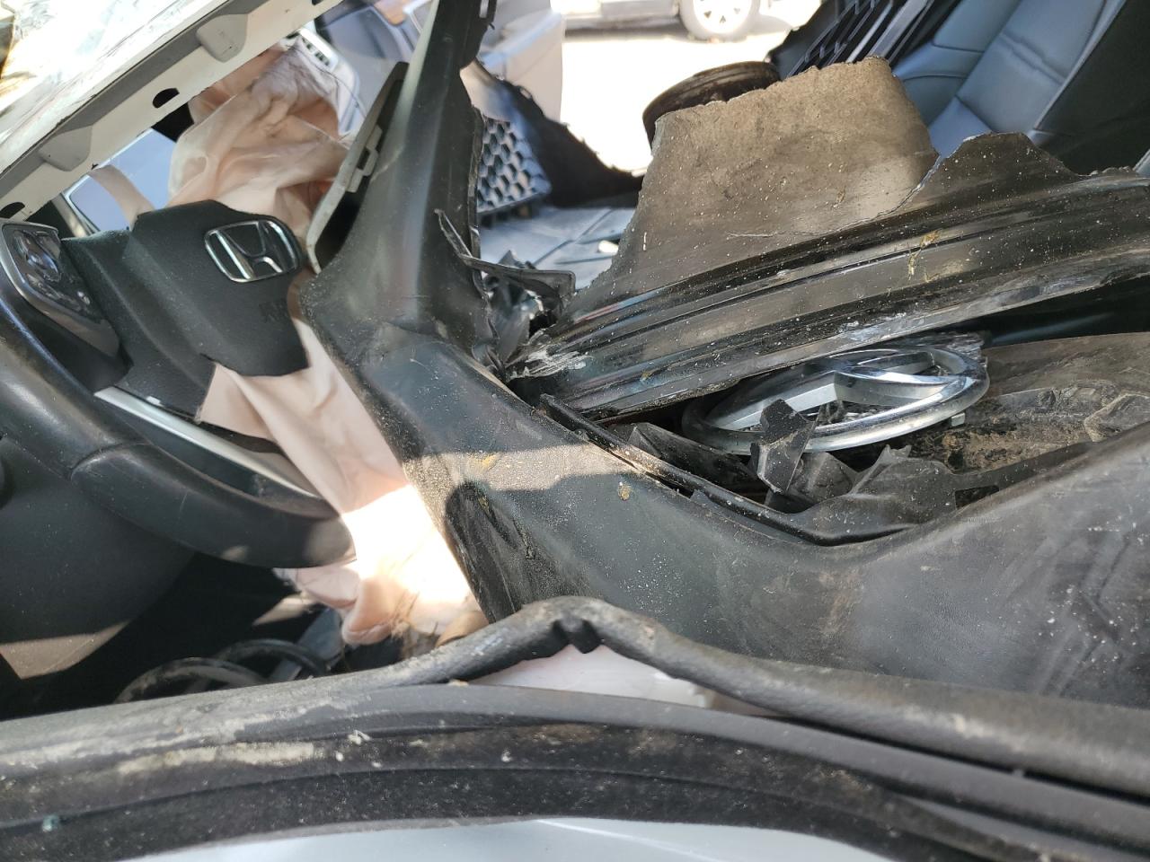 JHLRW2H90KX003899 2019 Honda Cr-V Touring