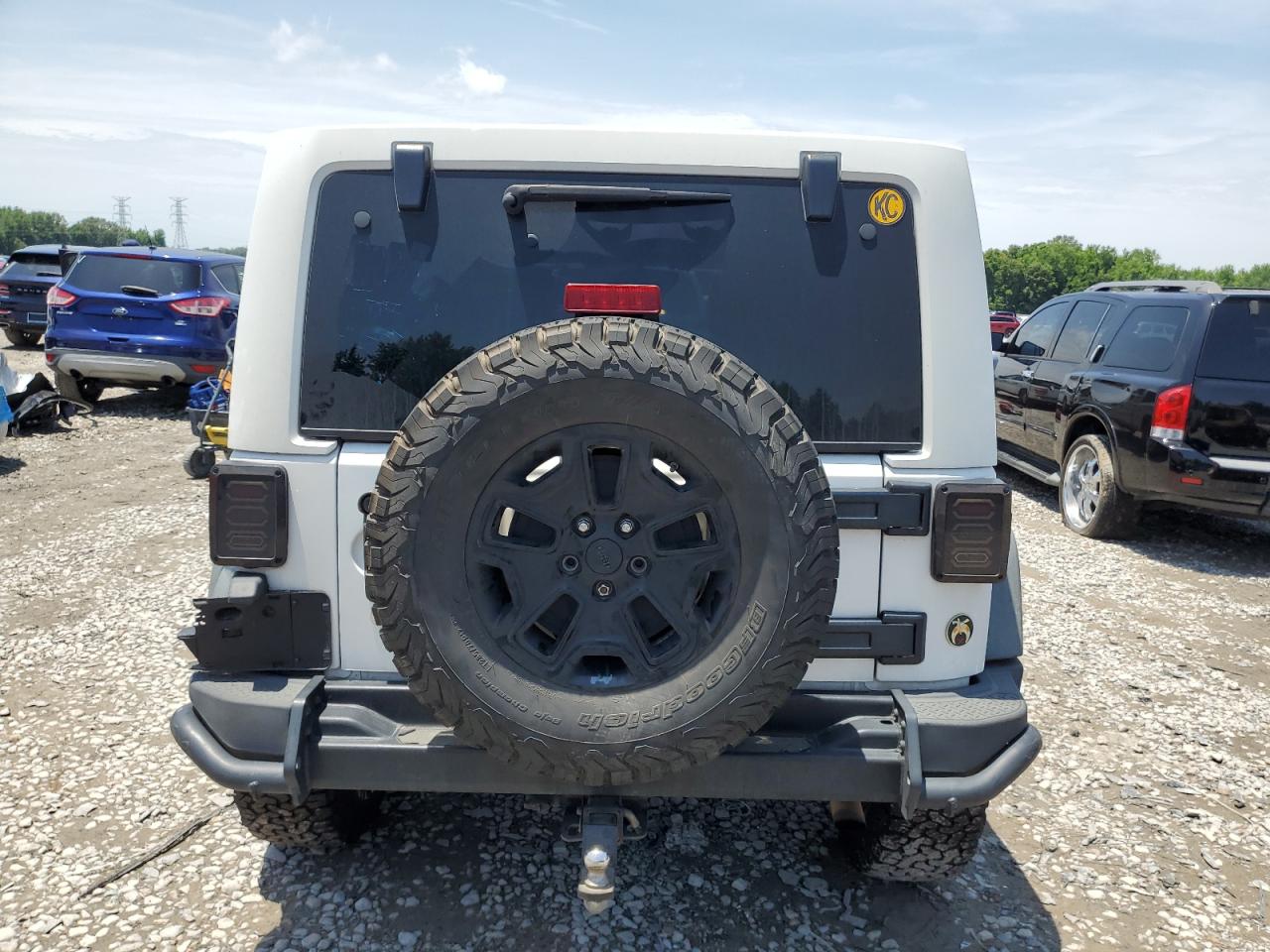 1C4HJWEG5DL567639 2013 Jeep Wrangler Unlimited Sahara