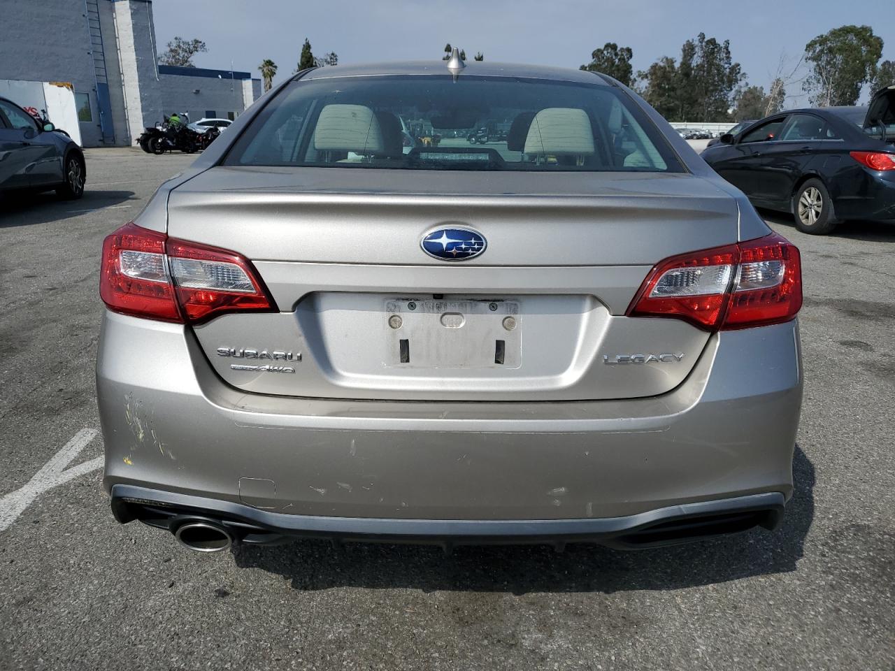 2018 Subaru Legacy 2.5I Premium vin: 4S3BNAF65J3045981