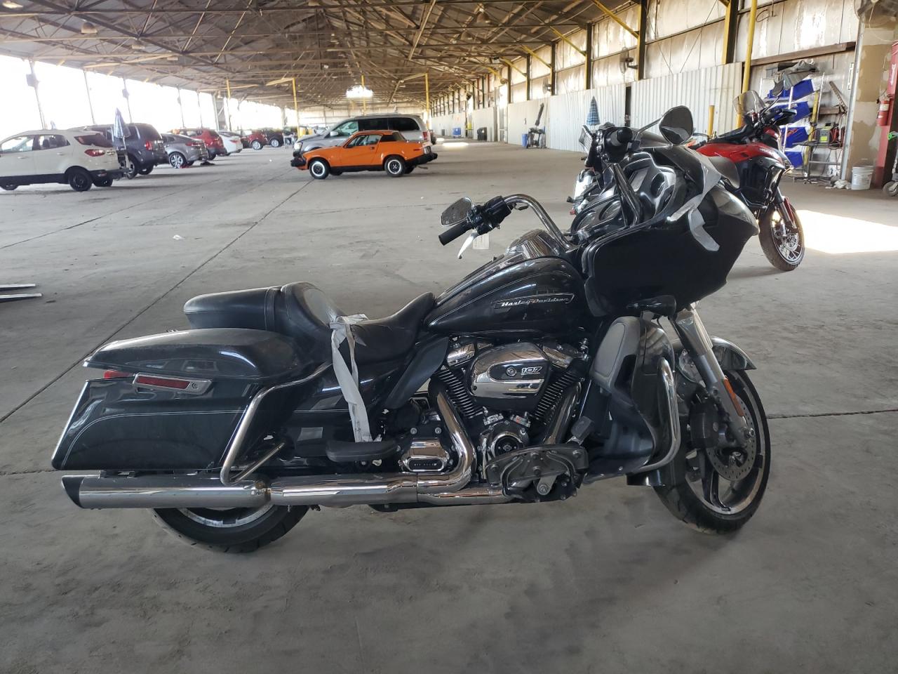 1HD1KGD14HB687458 HARLEY-DAVIDSON FLTRU 2017
