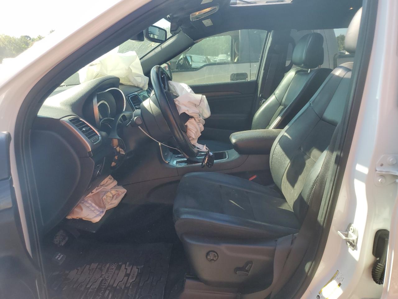 1C4RJEAG7KC851162 2019 Jeep Grand Cherokee Laredo