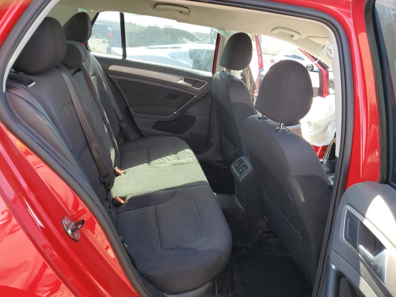 3VW117AUXHM031144 2017 Volkswagen Golf S