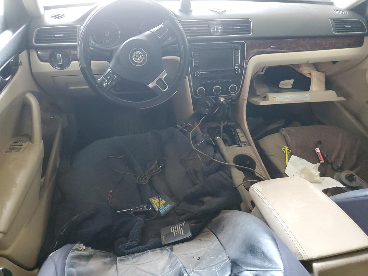 1VWCN7A37DC092306 2013 Volkswagen Passat Sel