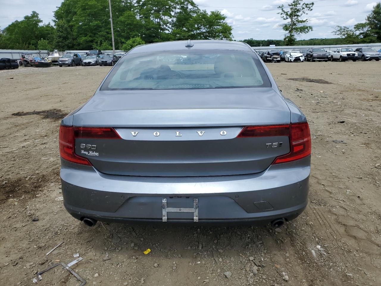 LVY982MK4JP016582 2018 Volvo S90 T5 Momentum