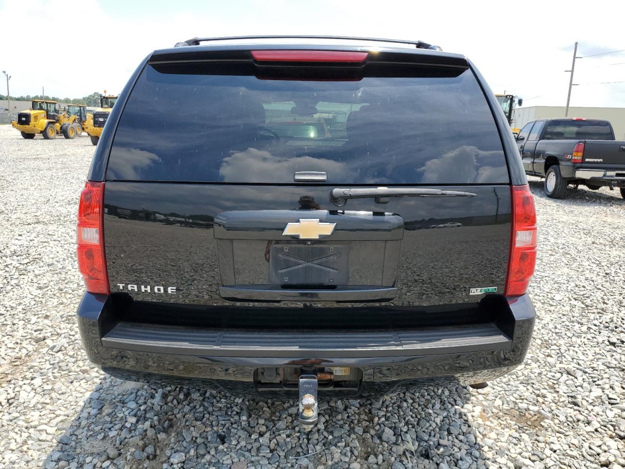 1GNMCBE39AR233189 2010 Chevrolet Tahoe C1500 Lt