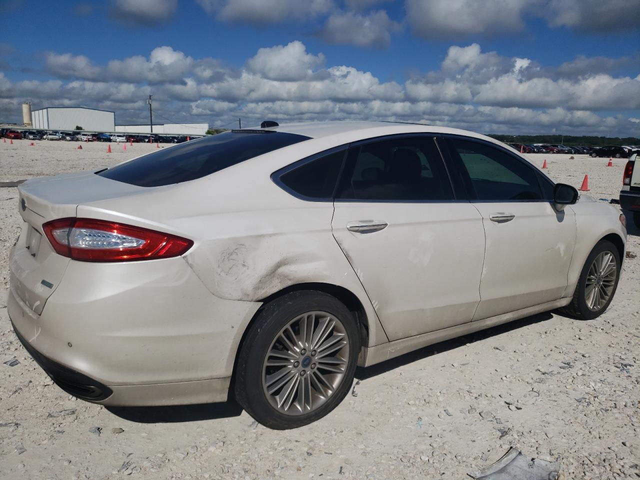 3FA6P0H91FR279028 2015 Ford Fusion Se