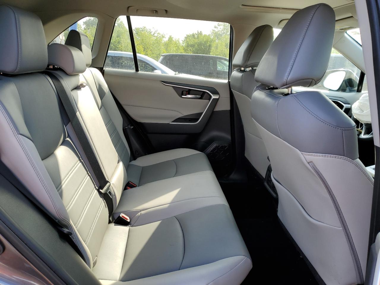 4T3B6RFV1MU037395 2021 Toyota Rav4 Xle Premium