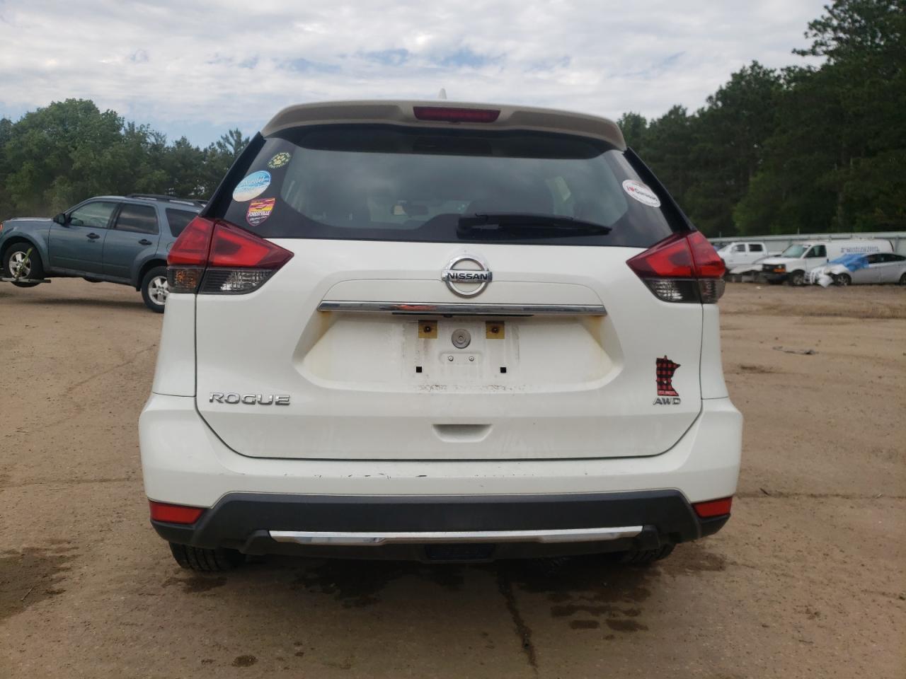 KNMAT2MV0HP561329 2017 Nissan Rogue S