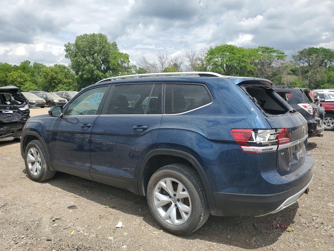 2018 Volkswagen Atlas Se vin: 1V2LR2CAXJC572291