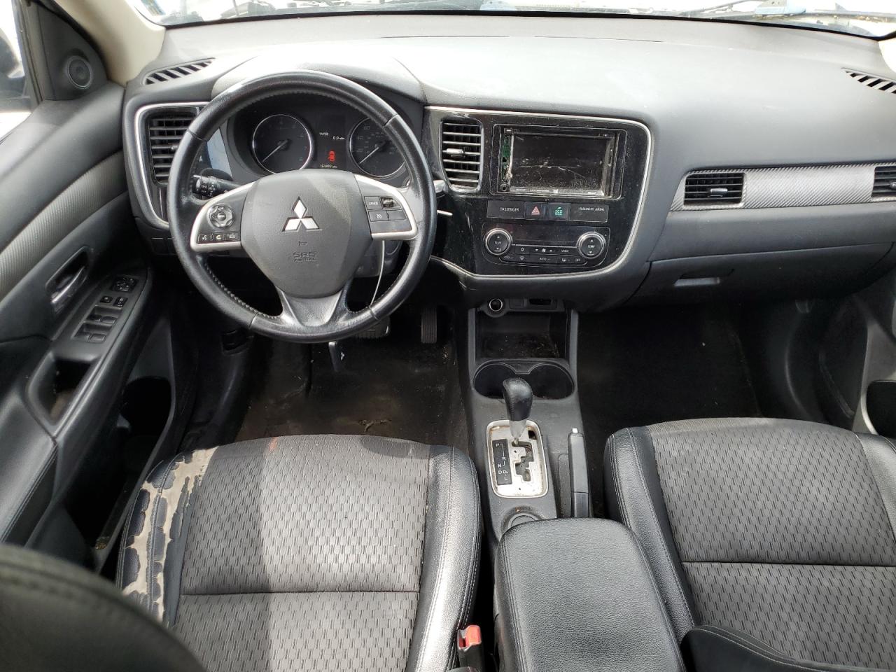 JA4AD3A31FZ004964 2015 Mitsubishi Outlander Se