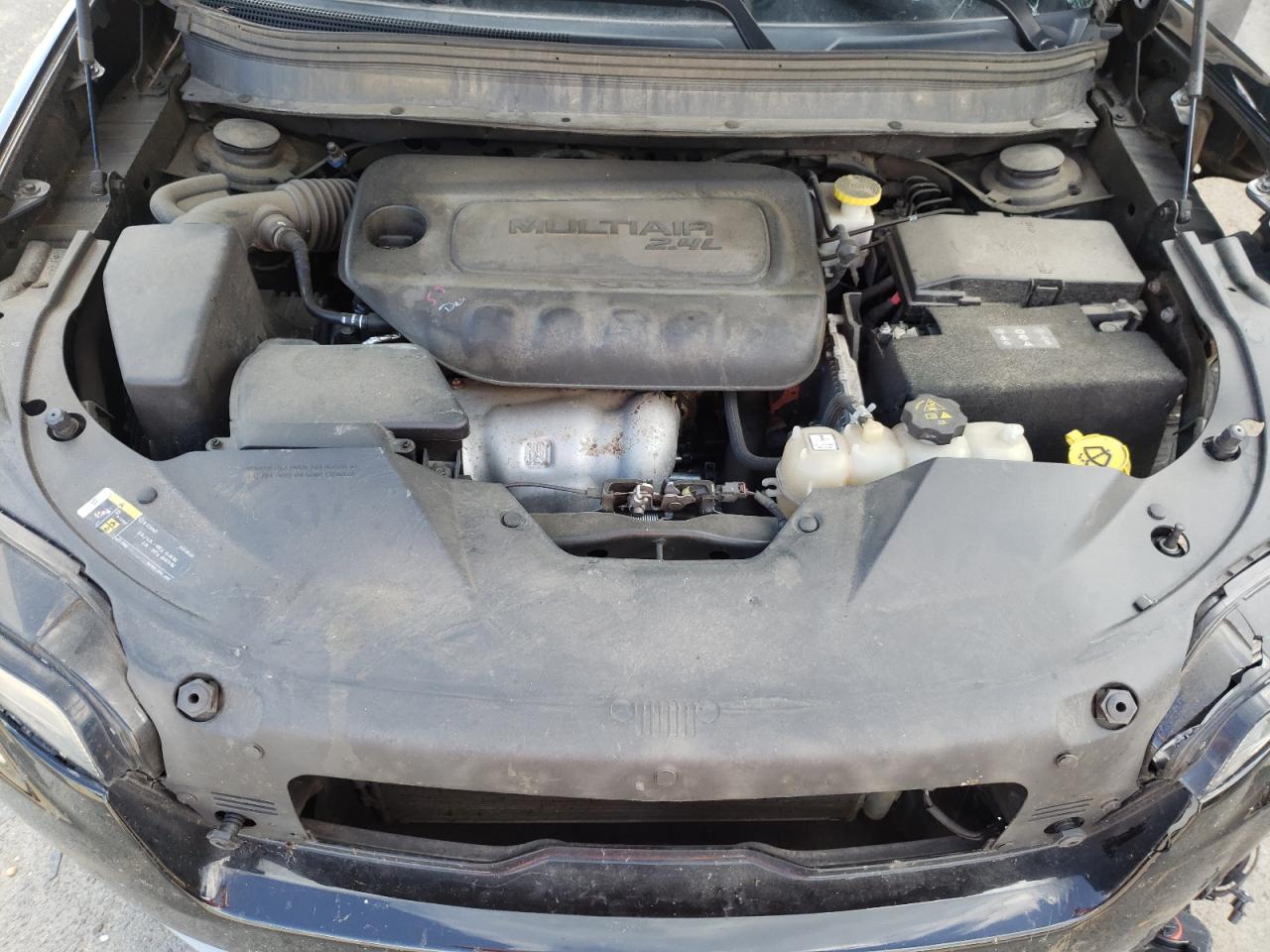 1C4PJLDB9KD300737 2019 Jeep Cherokee Limited