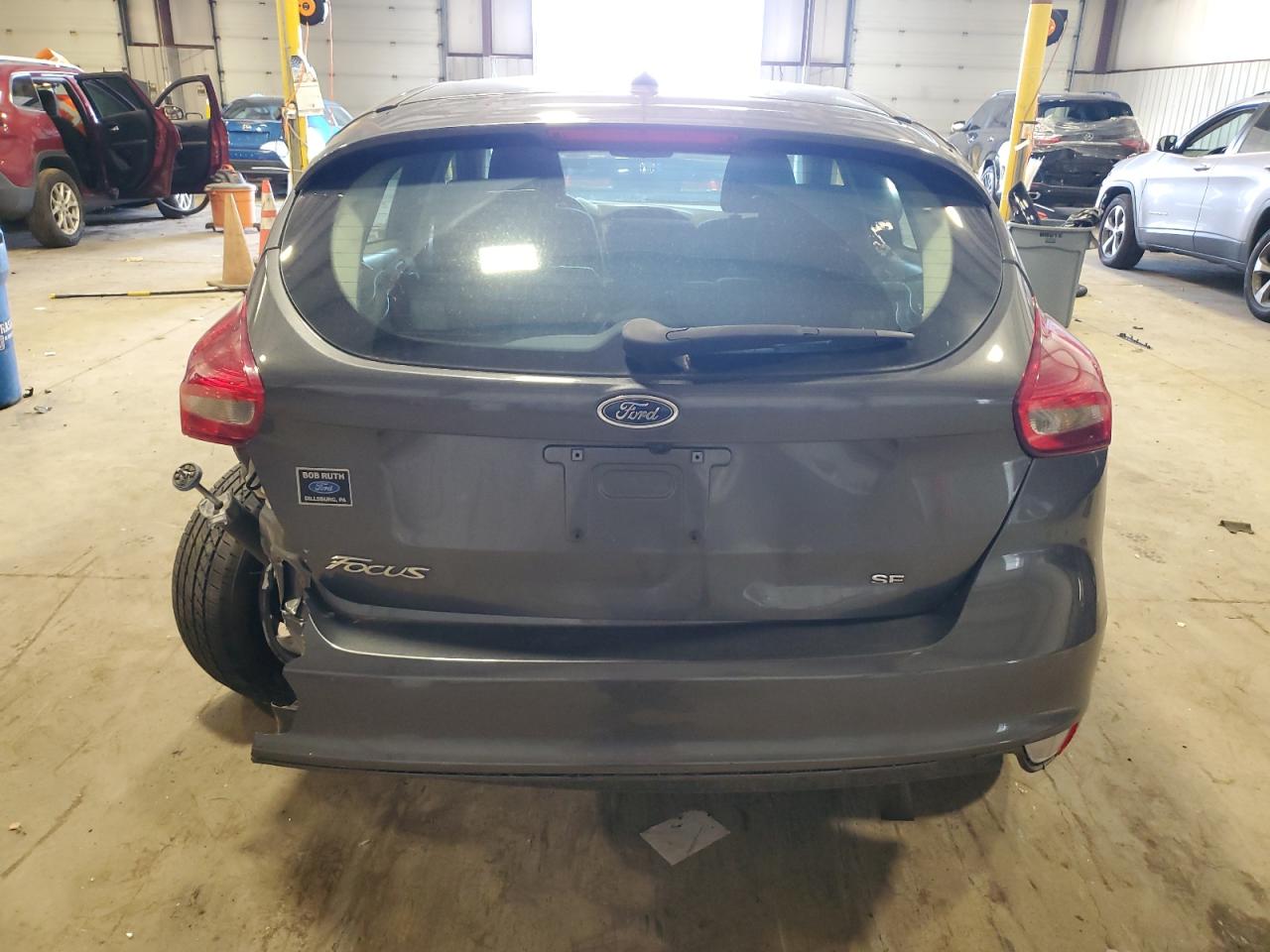 2017 Ford Focus Se vin: 1FADP3K23HL316425