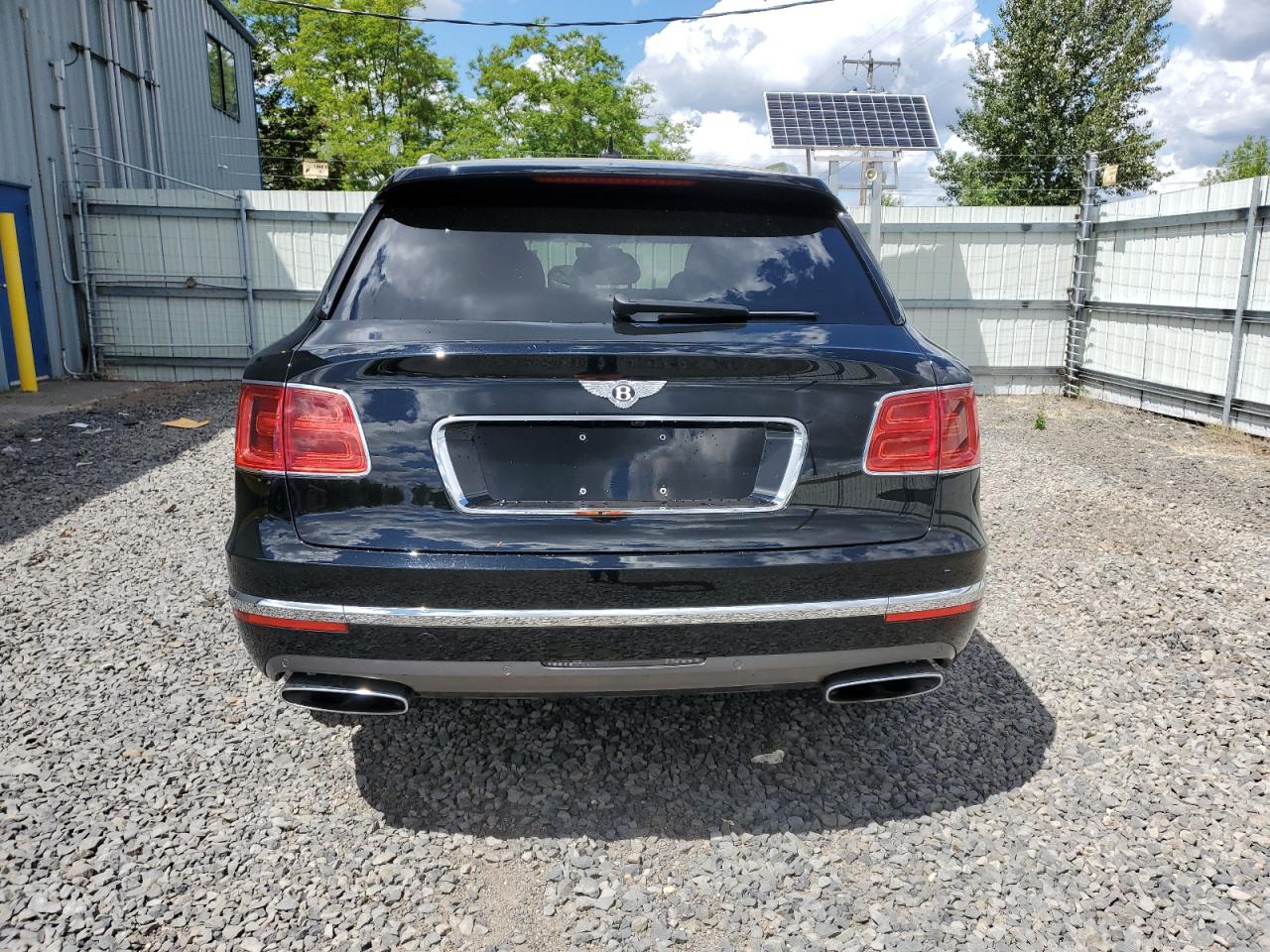 SJAAC2ZVXHC015042 2017 Bentley Bentayga