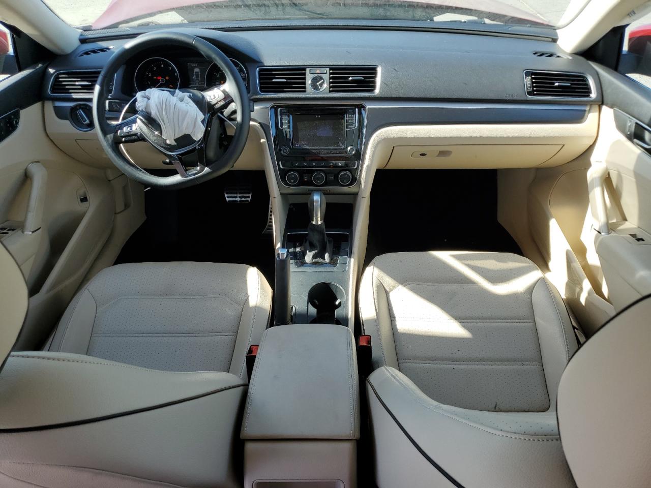 1VWDT7A30HC069871 2017 Volkswagen Passat R-Line