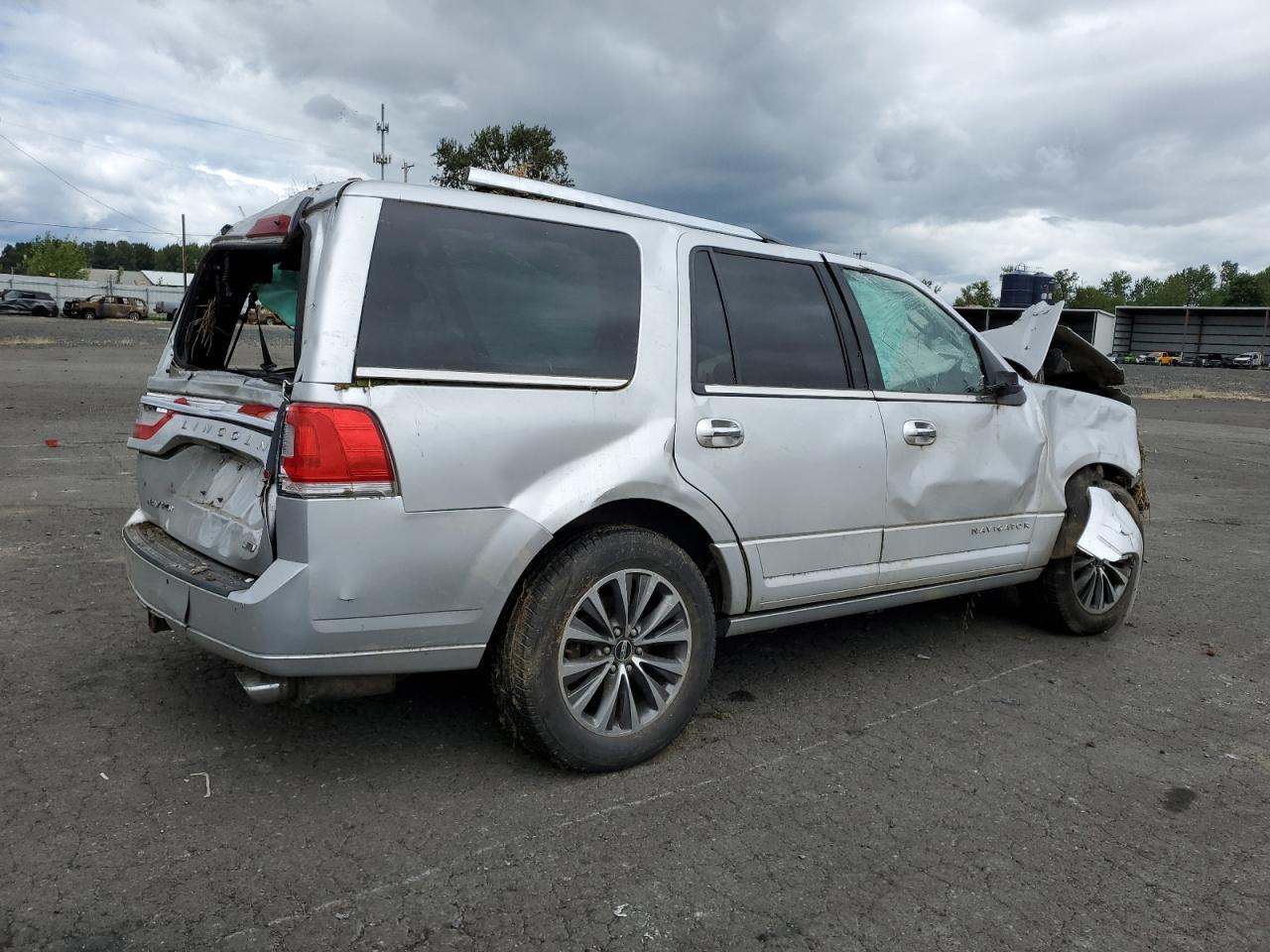 2016 Lincoln Navigator Select vin: 5LMJJ2JT6GEL01352