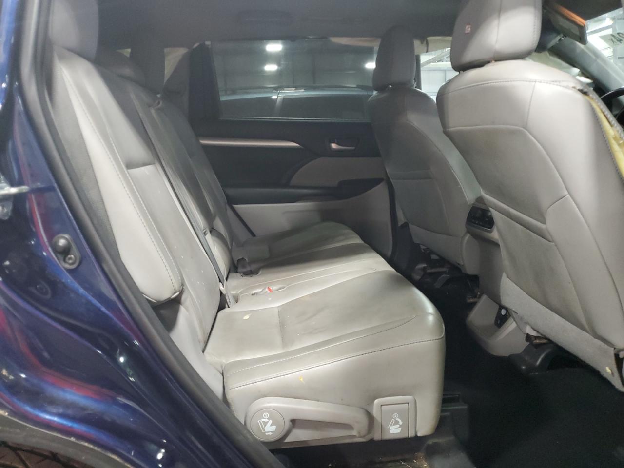 5TDJKRFH1FS076445 2015 Toyota Highlander Xle