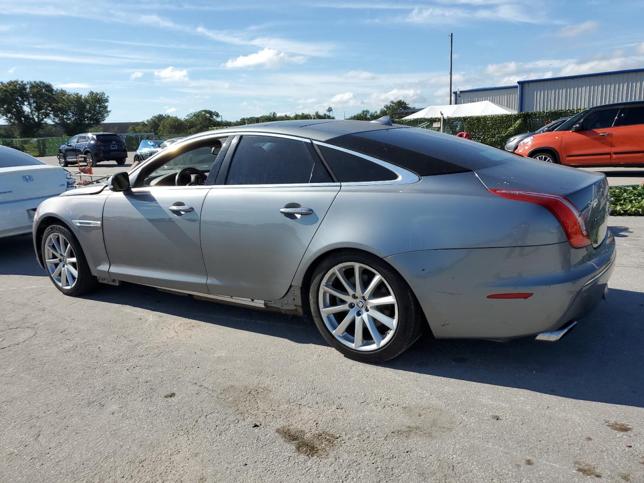 2013 Jaguar Xj vin: SAJWA1C7XD8V42835