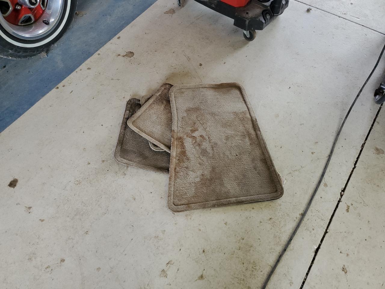 2MEBM7FV8BX603208 2011 Mercury Grand Marquis Ls