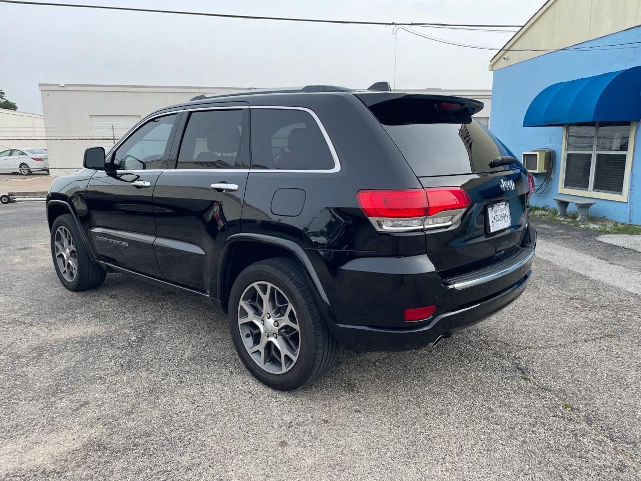 2018 Jeep Grand Cherokee Overland vin: 1C4RJECG0JC149602