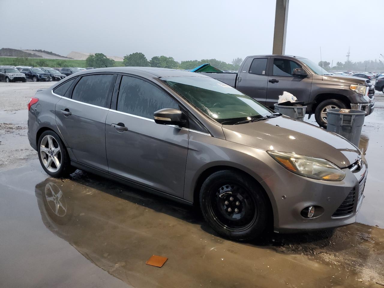 2014 Ford Focus Titanium vin: 1FADP3J26EL350307