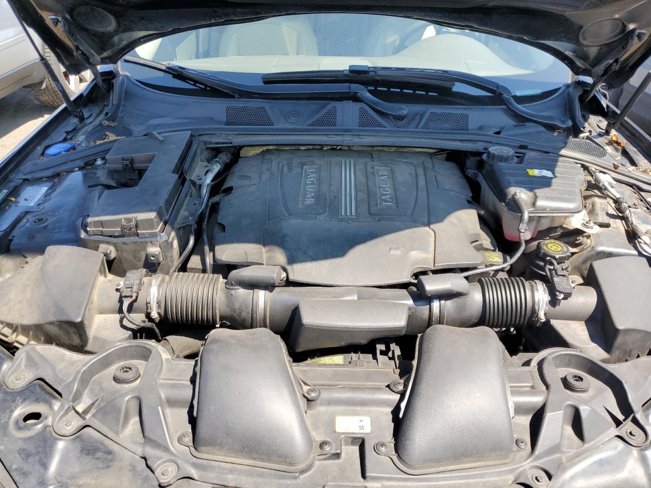 SAJWA0GB8BLR81793 2011 Jaguar Xf Premium