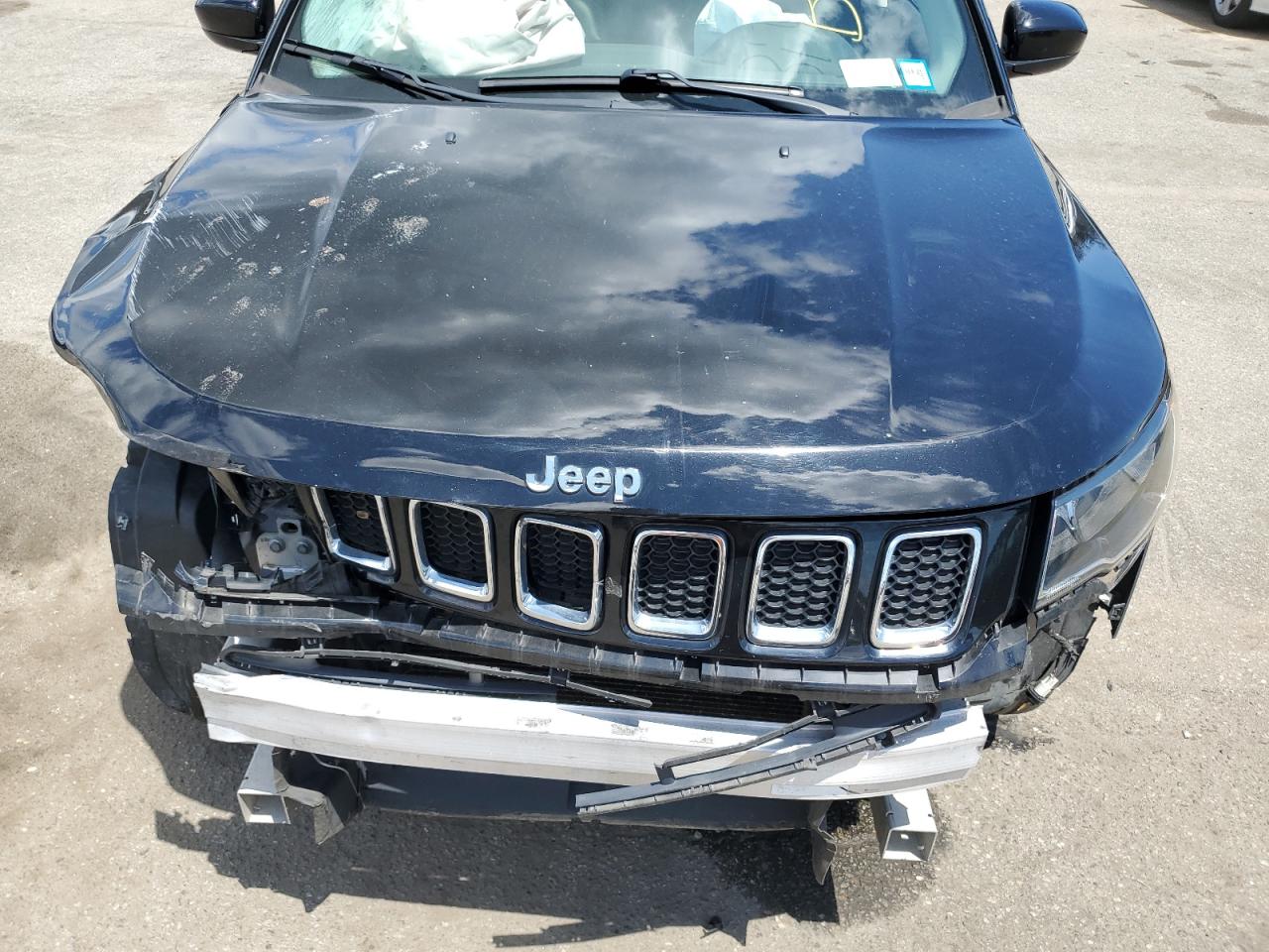 3C4NJDBB1JT458093 2018 Jeep Compass Latitude