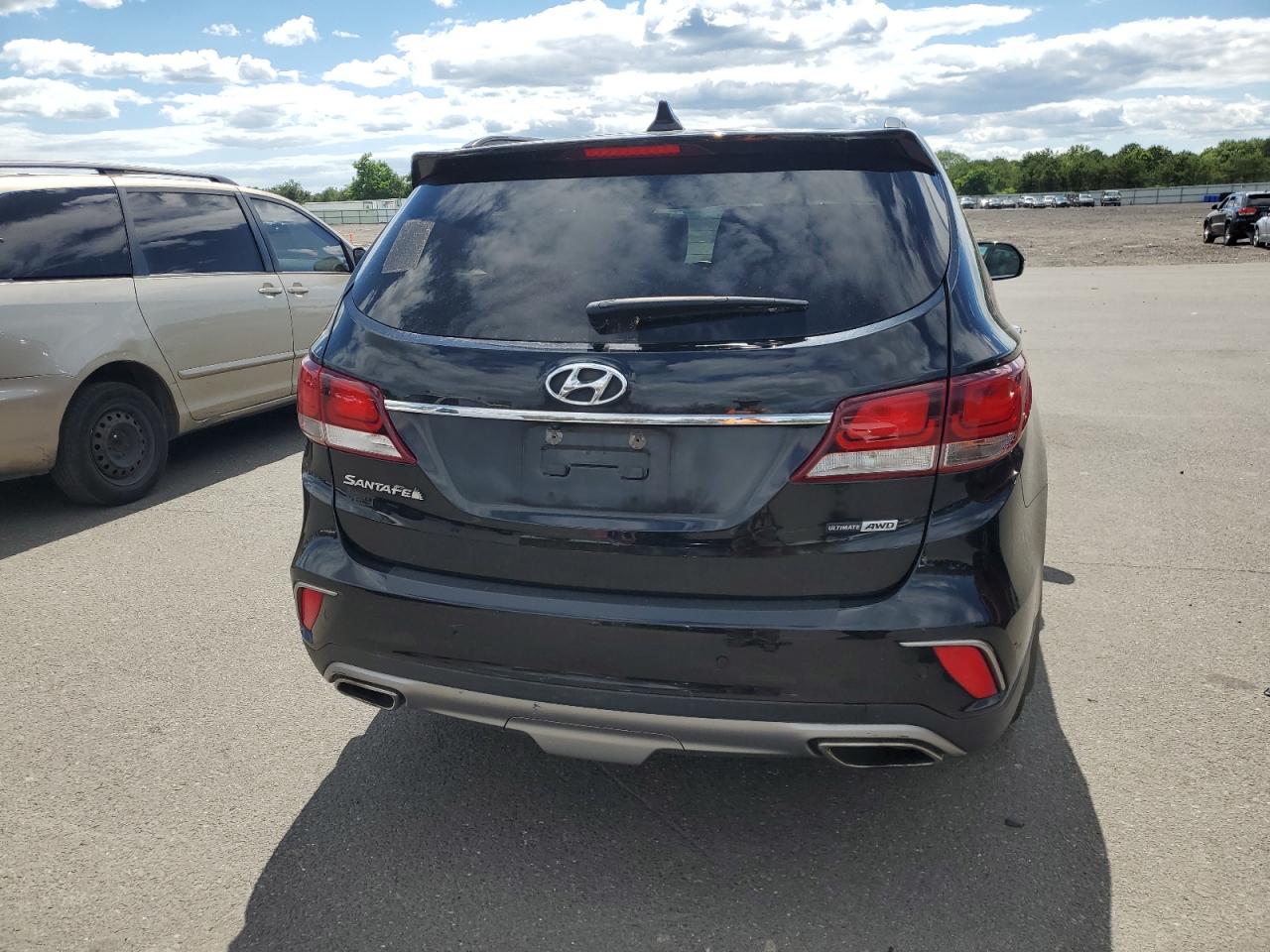 2017 Hyundai Santa Fe Se Ultimate vin: KM8SRDHF5HU219664