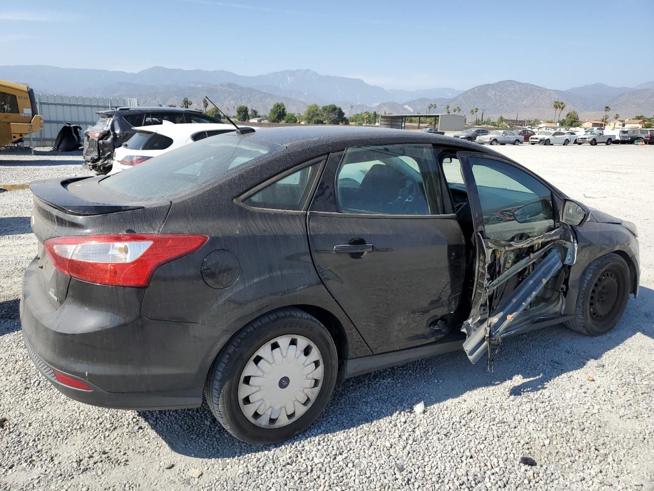 1FADP3F25DL313689 2013 Ford Focus Se