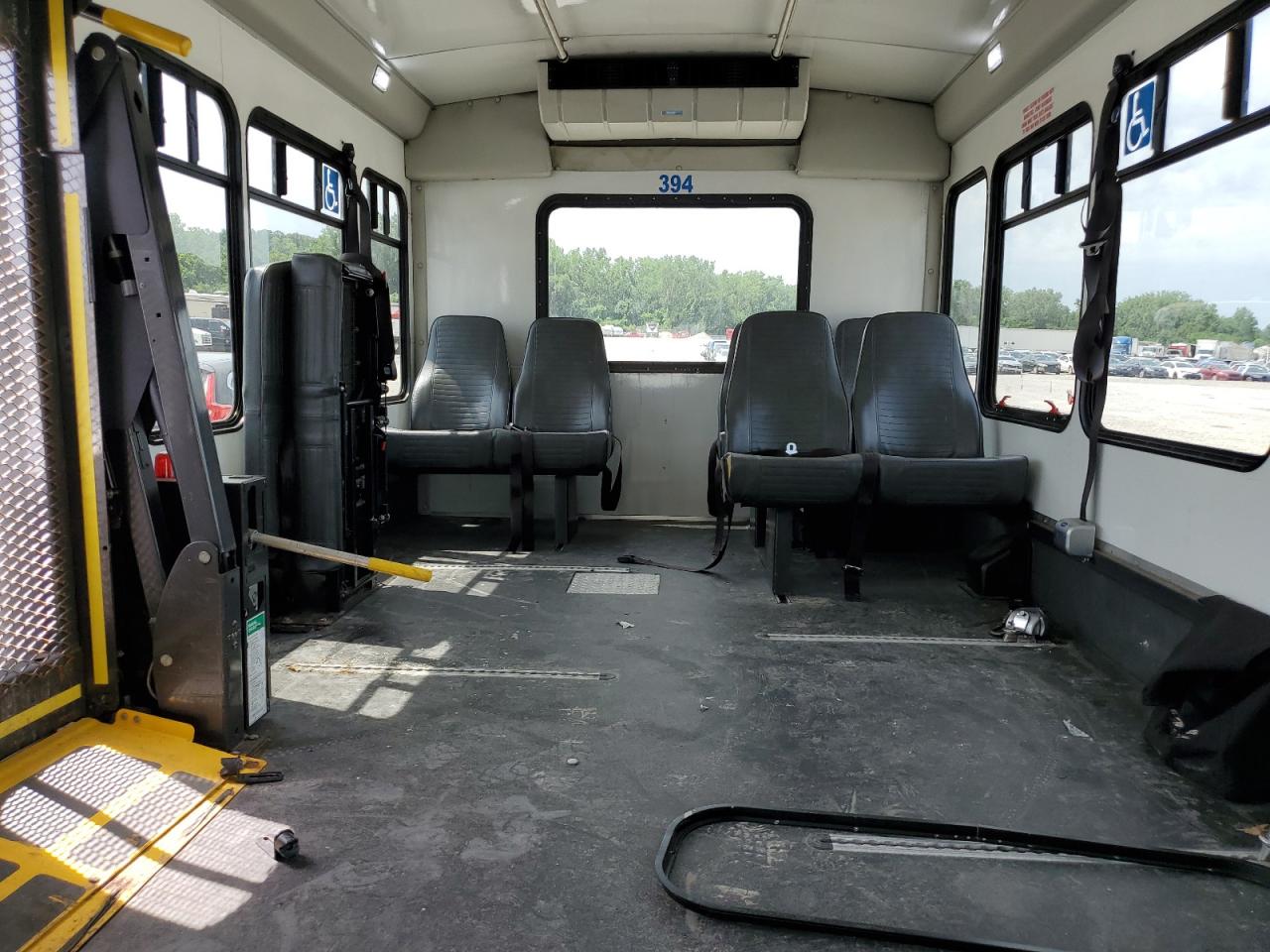 1FDEE3F69KDC37467 2019 Ford Econoline E350 Super Duty Cutaway Van