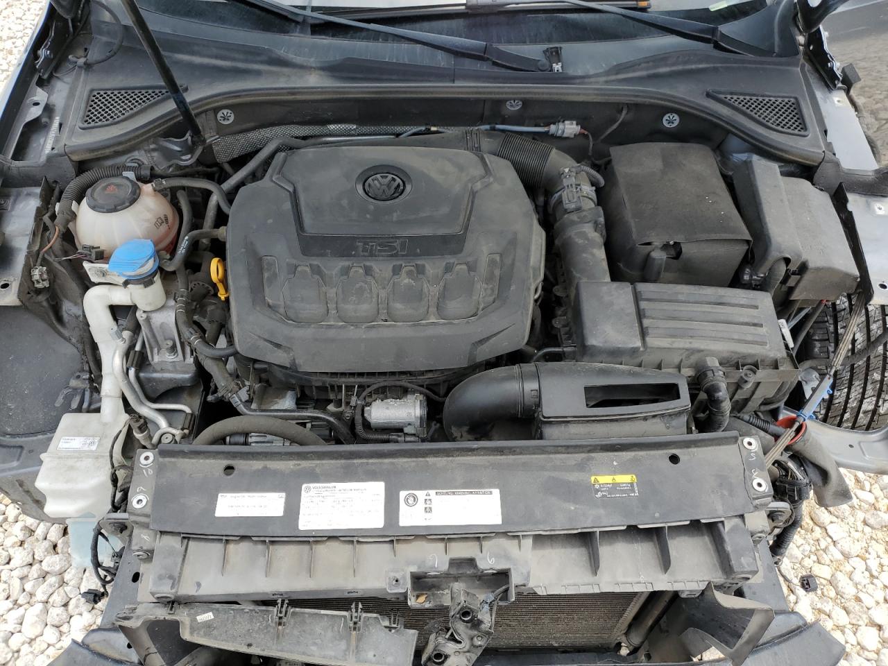 1VWBA7A35JC003061 2018 Volkswagen Passat Se