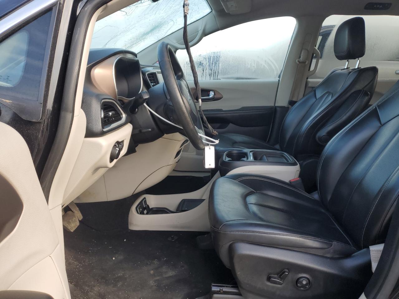 2C4RC1DG9LR260791 2020 Chrysler Voyager Lxi