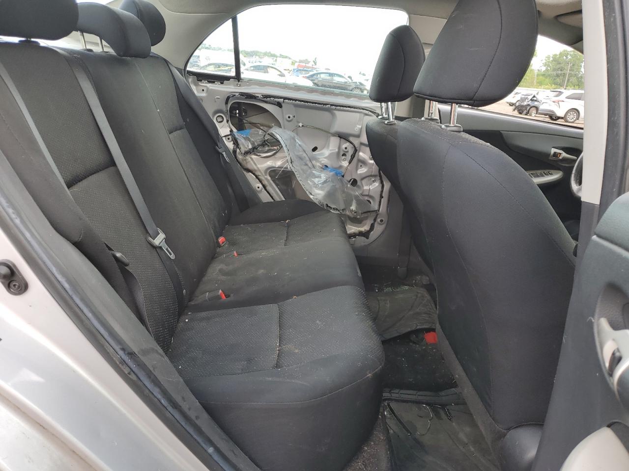 2T1BU4EE0AC282432 2010 Toyota Corolla Base