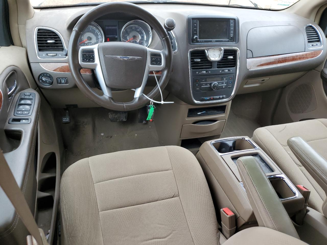 2A4RR5DG8BR712857 2011 Chrysler Town & Country Touring