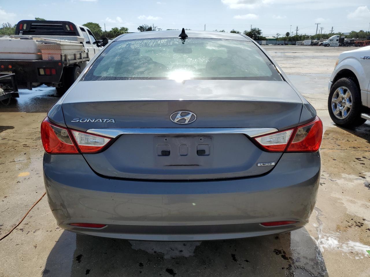 5NPEC4AC2BH256496 2011 Hyundai Sonata Se