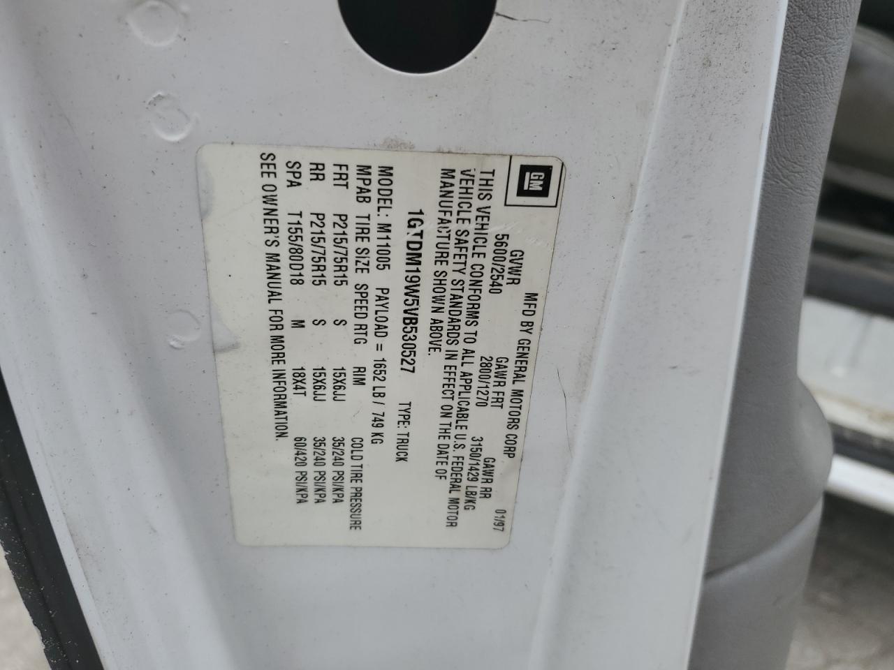 1GTDM19W5VB530527 1997 GMC Safari Xt