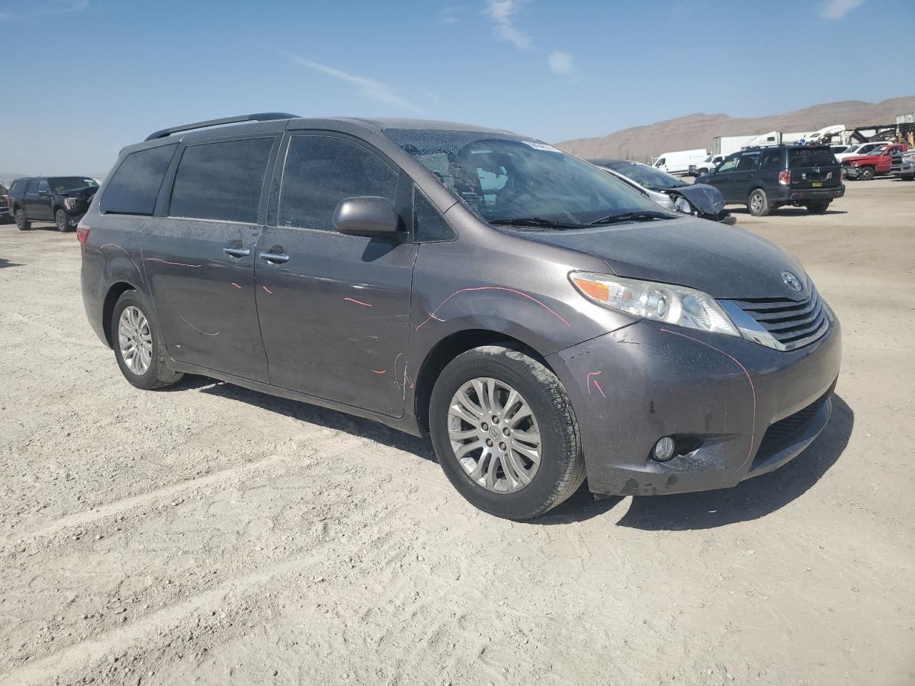 2015 Toyota Sienna Xle vin: 5TDYK3DC3FS570311