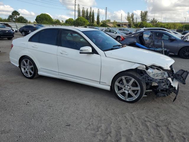 VIN WDDGF4HB5EA924340 2014 Mercedes-Benz C-Class, 250 no.4