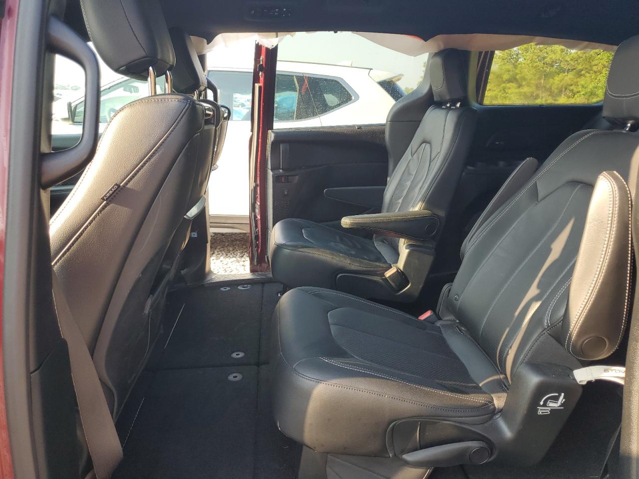 2C4RC1EG7JR197556 2018 Chrysler Pacifica Touring L Plus