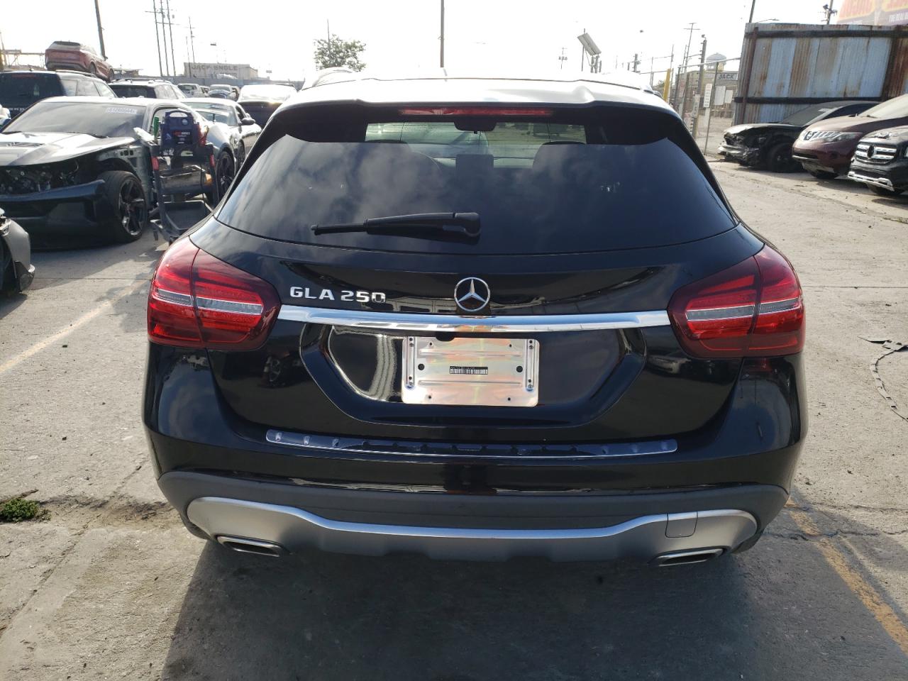 2019 Mercedes-Benz Gla 250 vin: WDCTG4EB8KJ552203