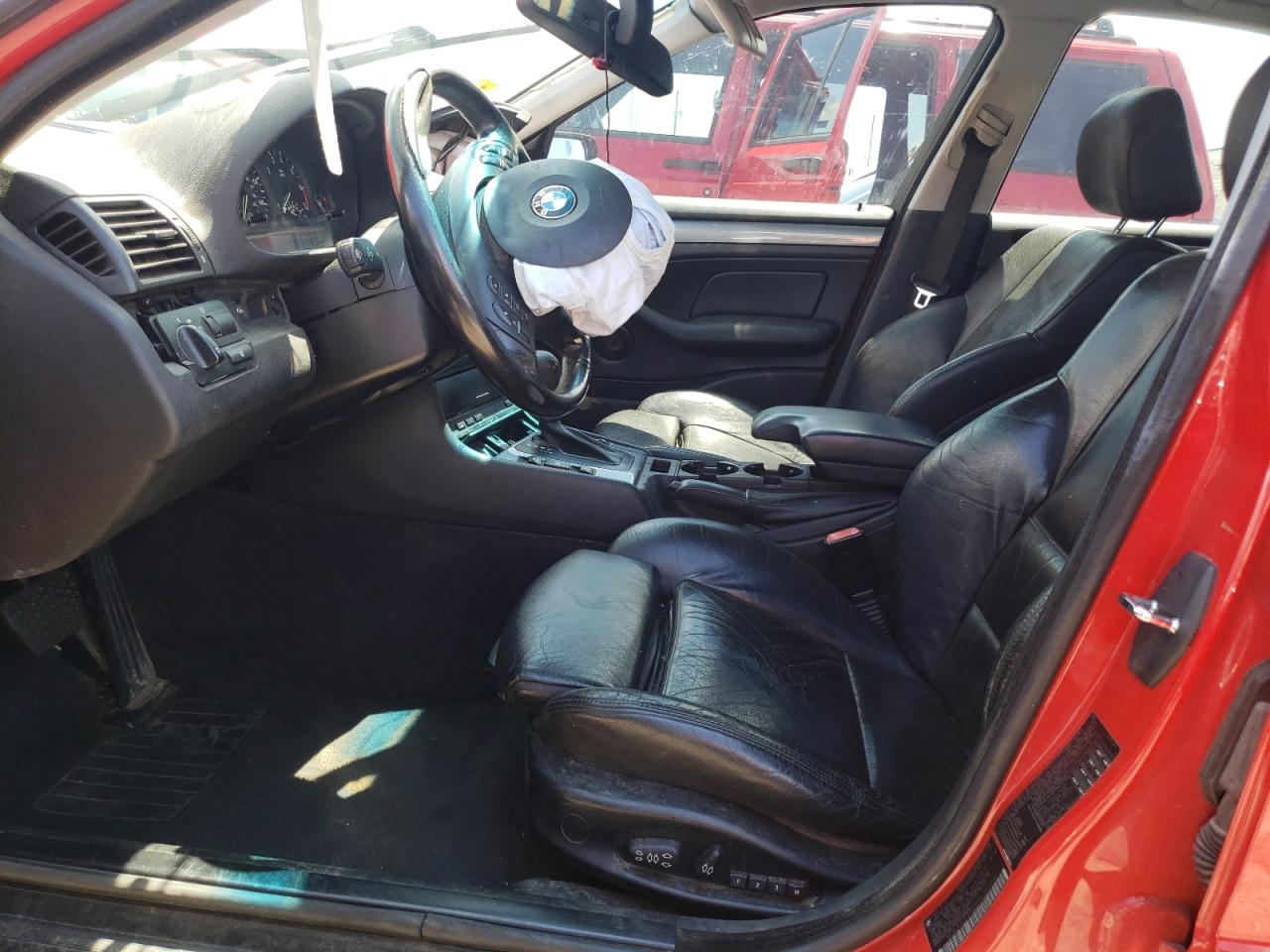 WBAET37422NJ22174 2002 BMW 325 I