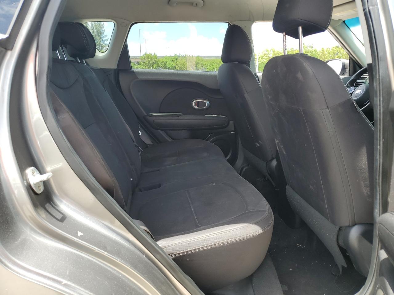 KNDJN2A28J7523518 2018 Kia Soul