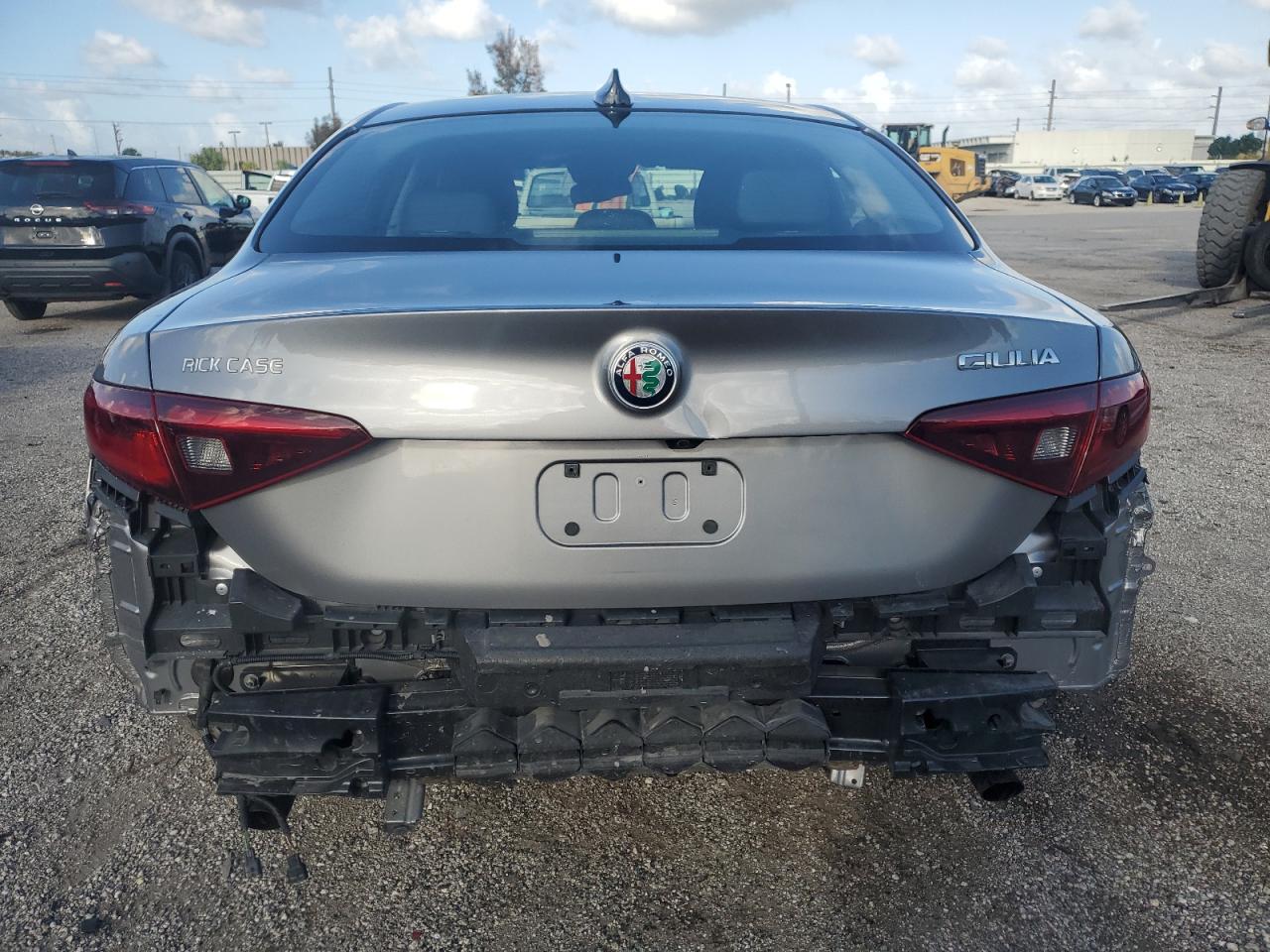ZARFAECN8J7593598 2018 Alfa Romeo Giulia Ti