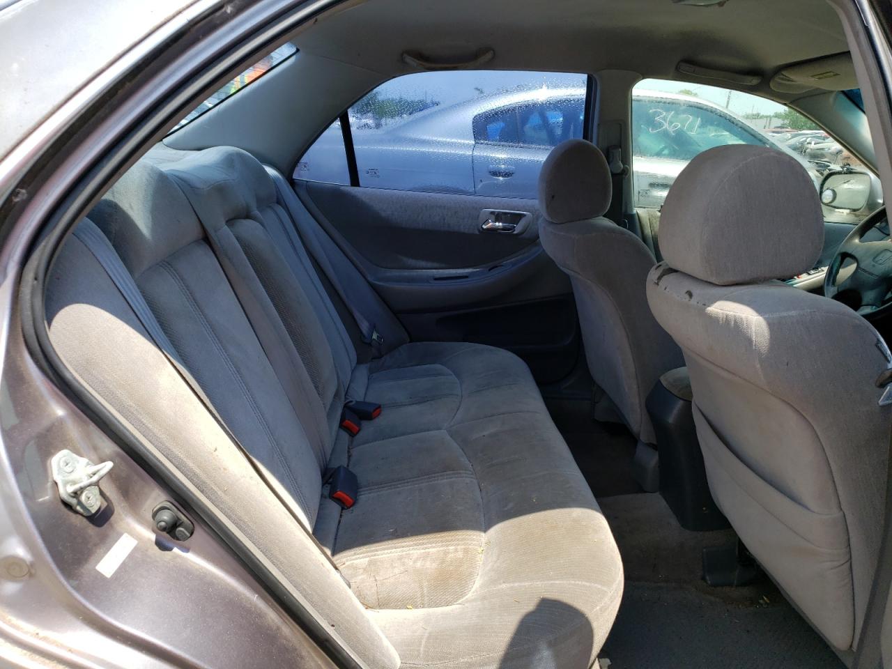 1HGCG1641YA062636 2000 Honda Accord Lx