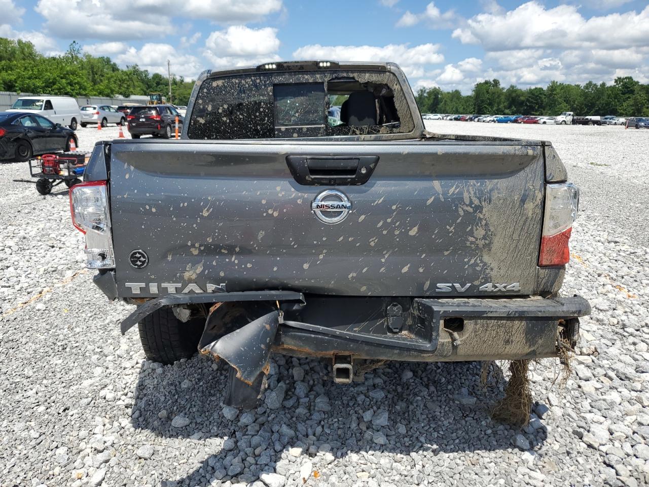 1N6AA1E52HN530994 2017 Nissan Titan Sv