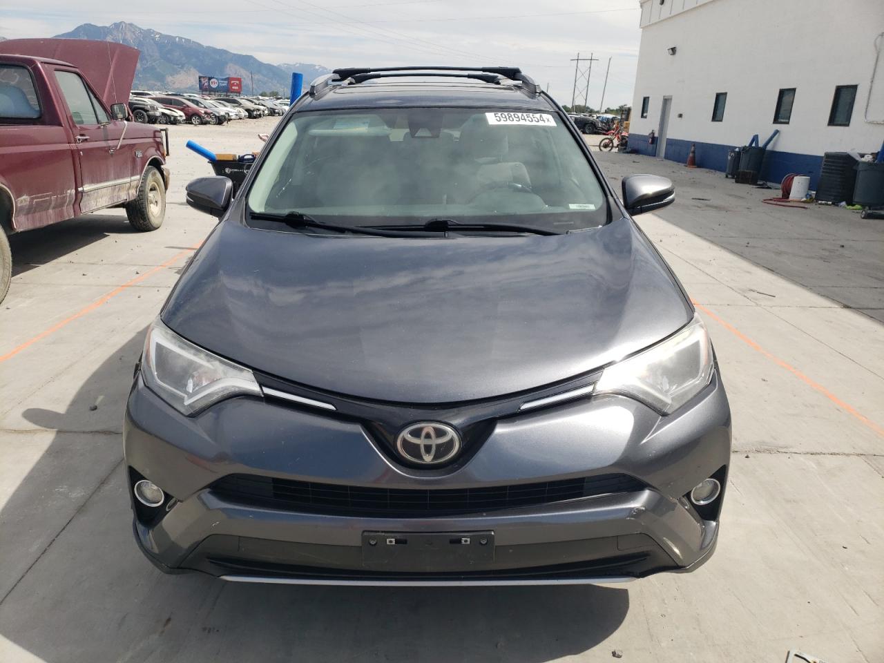 JTMRFREV3HD216735 2017 Toyota Rav4 Xle