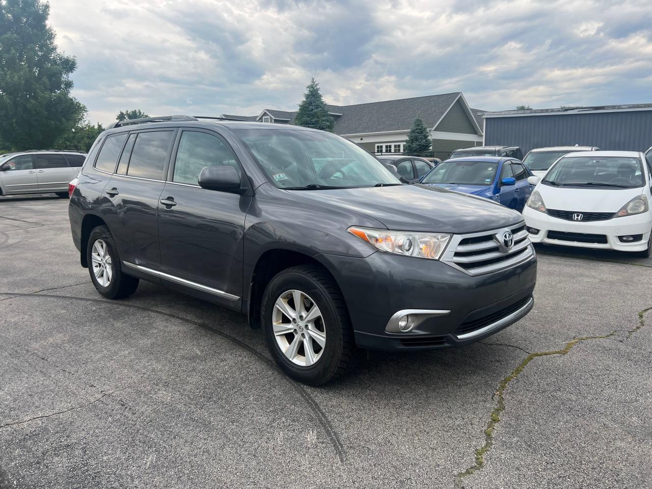 2012 Toyota Highlander Base vin: 5TDBK3EH2CS134870