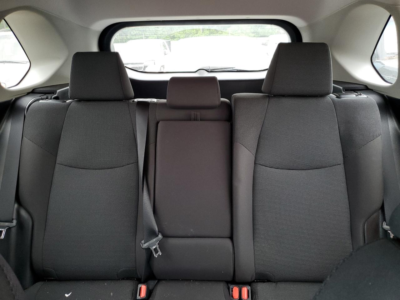 2T3G1RFV3LW093941 2020 Toyota Rav4 Le