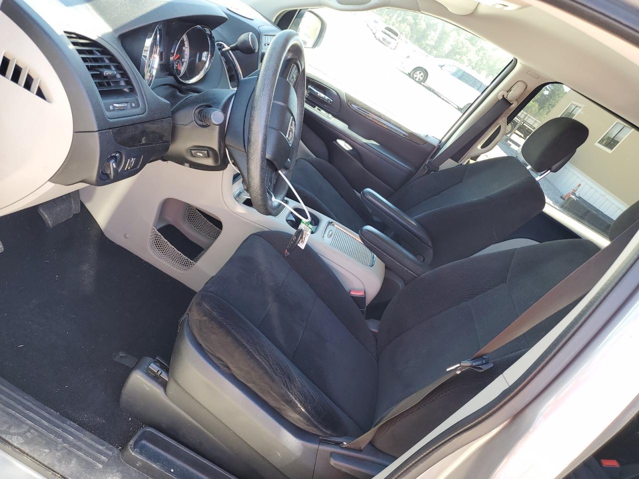 2C4RDGCG3ER146919 2014 Dodge Grand Caravan Sxt