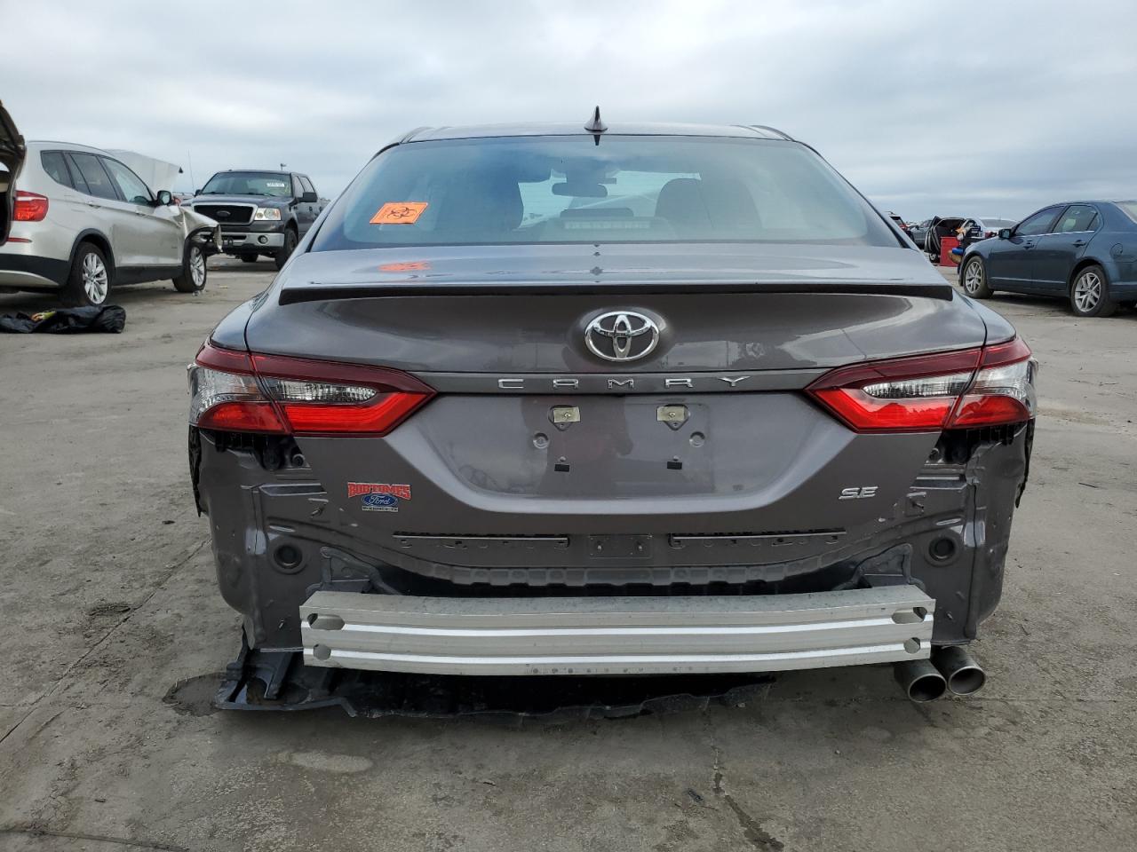 2022 Toyota Camry Se vin: 4T1G11AK5NU640573